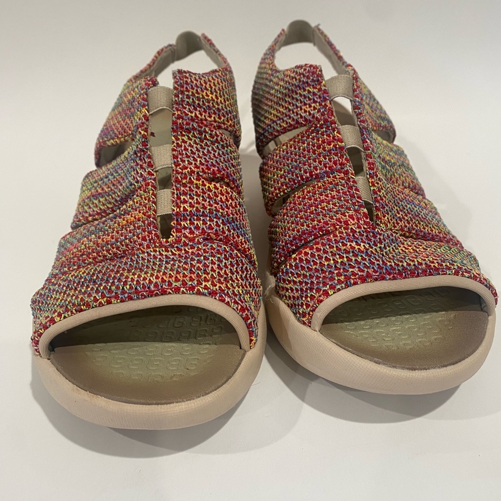 Bzees slip~on slingback sandals.  Size 11M - Picture 3 of 8